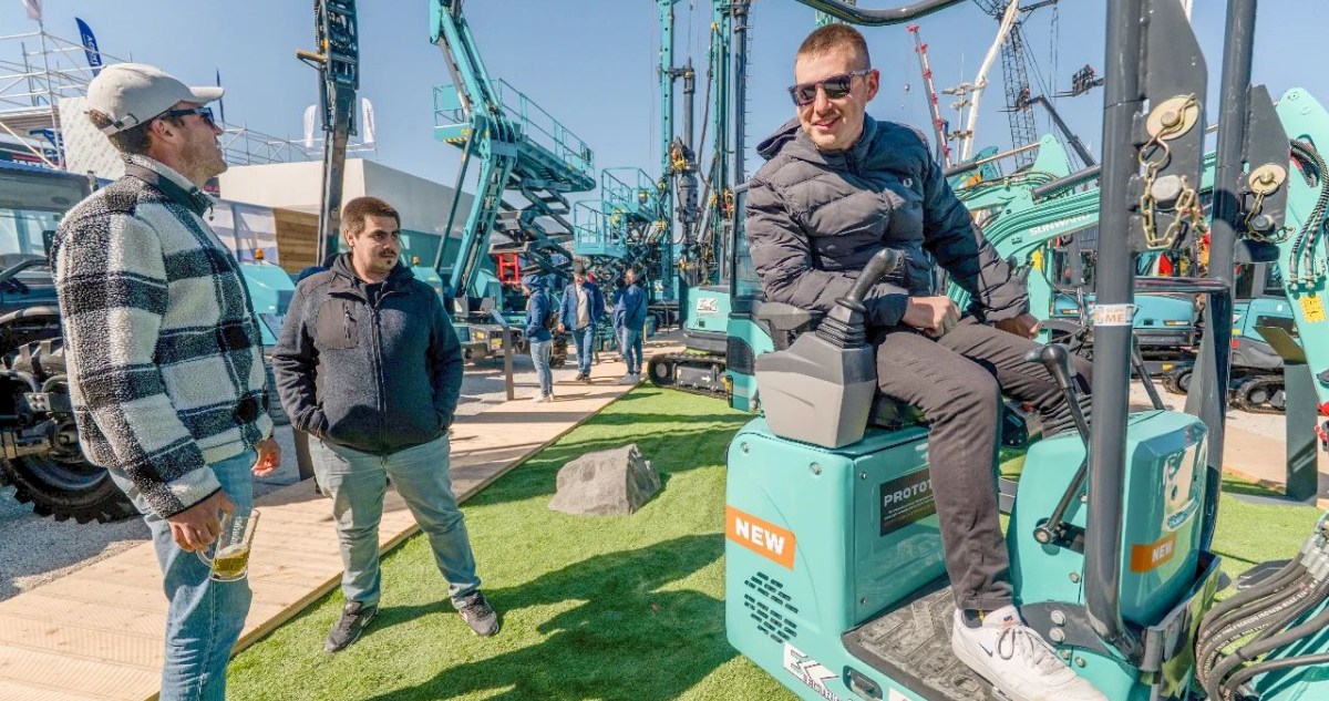 3 недефинисан